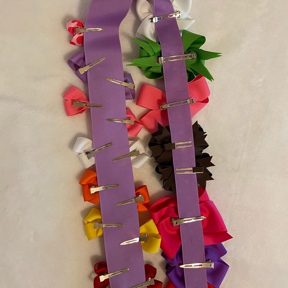Variety of Hair Bows - Picture 5 of 6